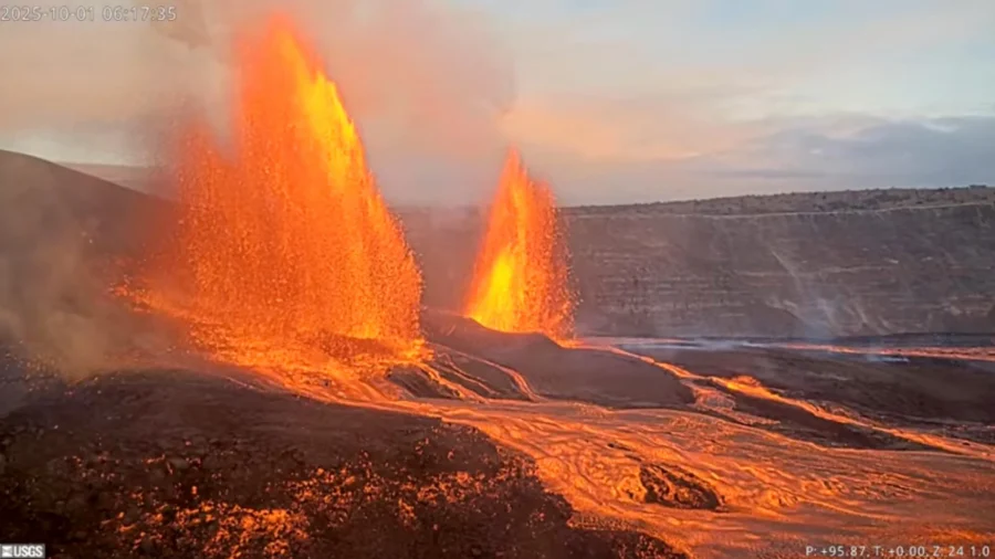 Kilauea Volcano Erupts in Hawaii