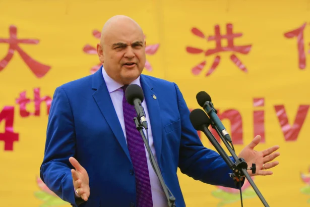 Conservative MP Larry Brock celebrates World Falun Dafa Day on Parliament Hill in Ottawa on May 5, 2026. (Jonathan Ren/The Epoch Times)