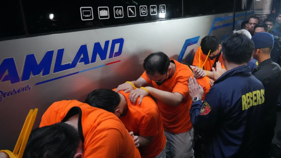 Indonesian Police Arrest 321 Foreigners in an Operation to Crack Down on Banned Online Gambling