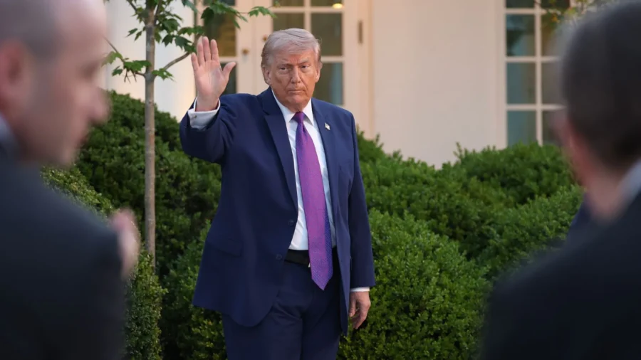 Trump Talks 2028 Successor at Law Enforcement Dinner