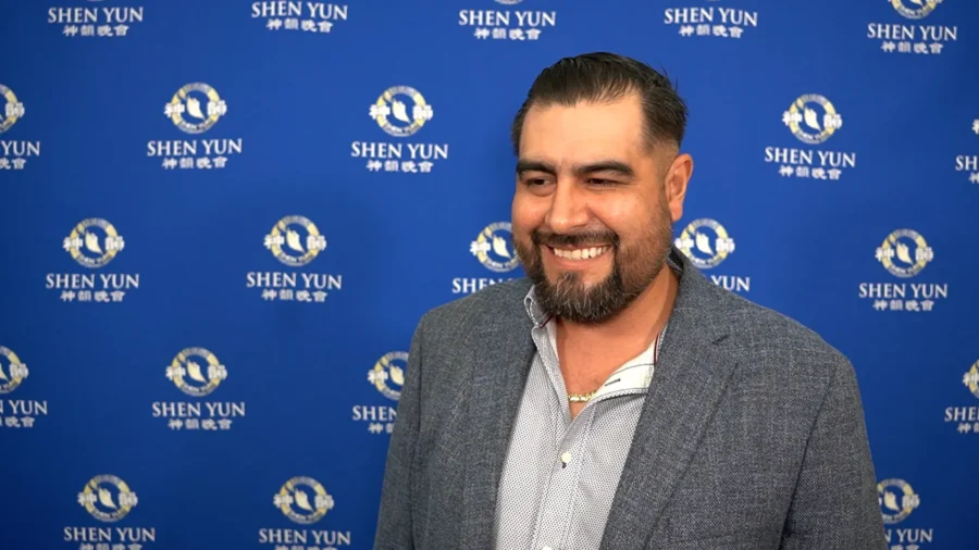 Business Owner Says Shen Yun Transported Him Back in Time to China