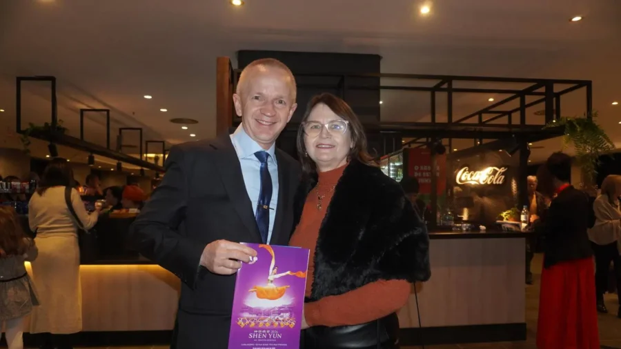 Lawyer Siblings Moved by Shen Yun’s Revival of Tradition: ‘A Tree Without Roots Cannot Survive’