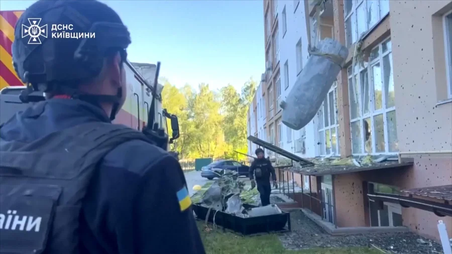 Unexploded Warhead Removed From Residential Building in Ukraine After Attack