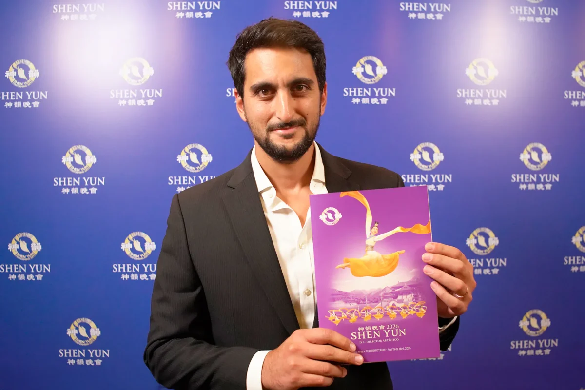 Buenos Aires Provincial Representative Juan José Esper attends Shen Yun Performing Arts at the Teatro Ópera in Buenos Aires, Argentina, on April 9, 2026. (NTD)