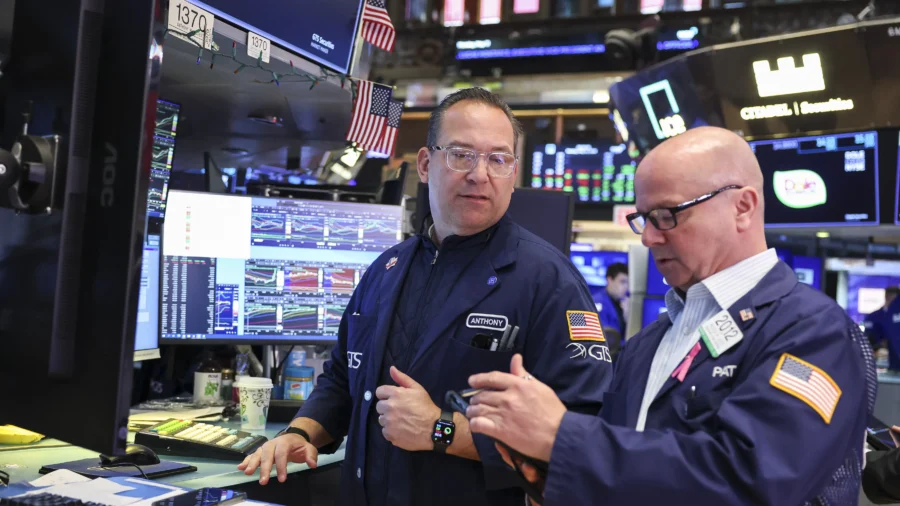 Wall Street Review: Stocks Pull Back as Bond Yields Jump
