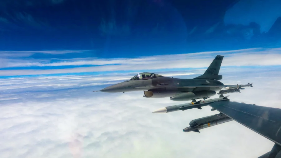 Taiwan Presses for US Arms Support After Trump Says Decision Pending