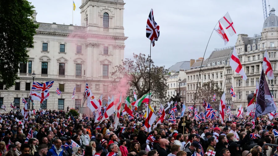 Thousands March in London for ‘Unite the Kingdom’ Rally