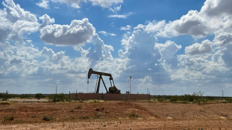 Markets Tumble, Oil Prices Jump After Drone Attack on UAE and Trump's Warning to Iran