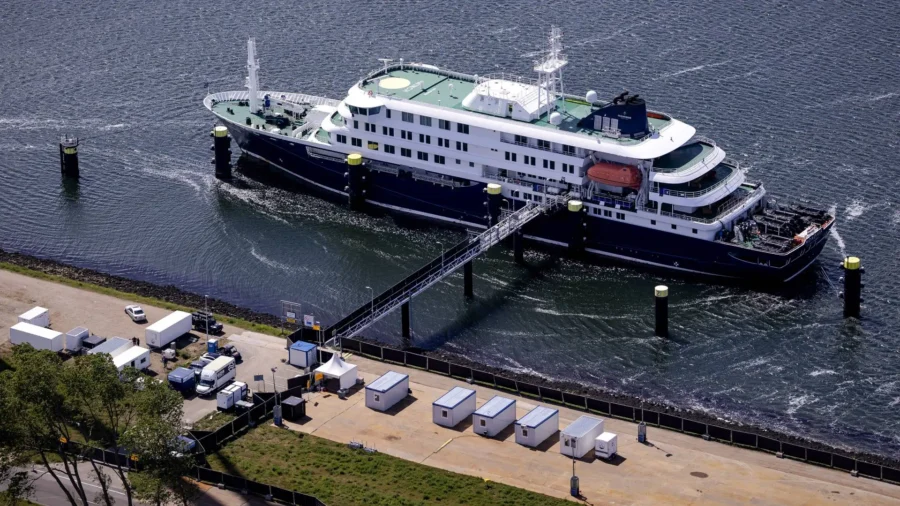 Hantavirus-Hit Cruise Ship Reaches Rotterdam, Crew Being Quarantined and Ship Disinfected