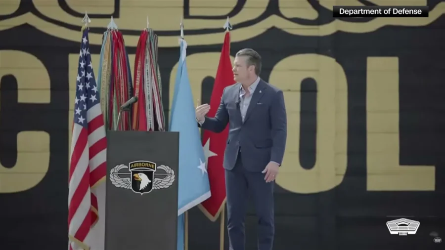 Hegseth Presides Over Purple Heart, Reenlistment Ceremony at Fort Campbell, Kentucky