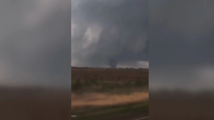 Massive Tornado Caught on Camera