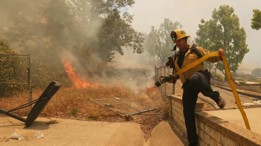 Thousands Ordered to Evacuate as Southern California Wildfire Threatens Homes