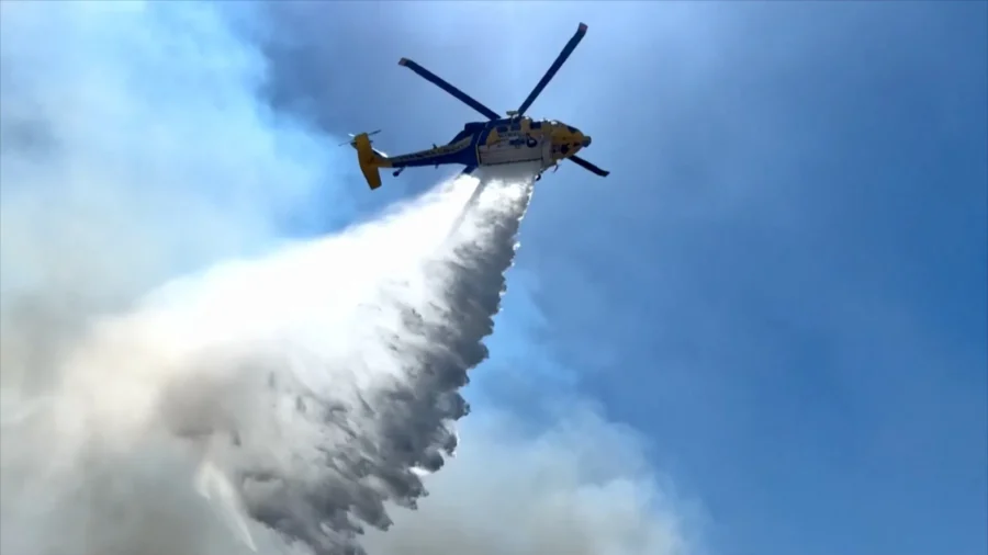 Sandy Fire Destroys California Home as Thick Smoke Covers Simi Valley