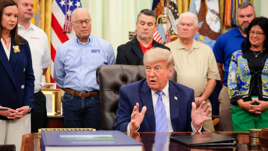 Trump Postpones Executive Order on AI