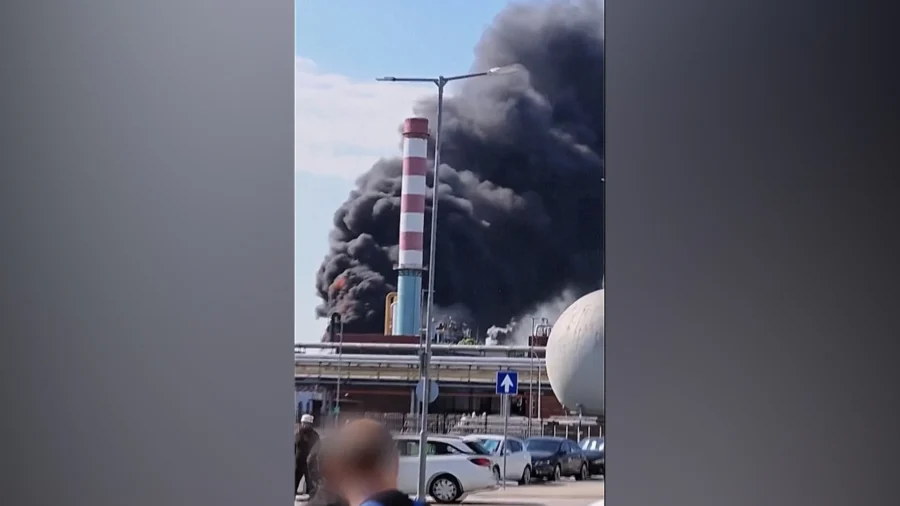Explosion at Petrochemical Plant in Hungary Kills One, Injures Several More