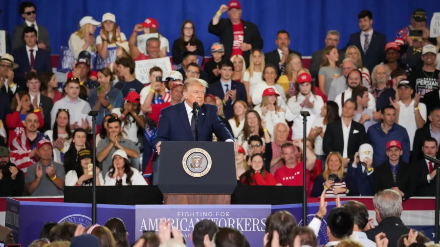 Trump Touts Tax Relief at Campaign Event in Swing New York District