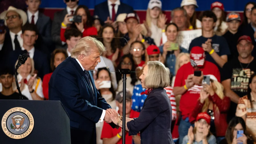 Trump to Posthumously Award ‘Man in the Red Bandana’ the Presidential Medal of Freedom