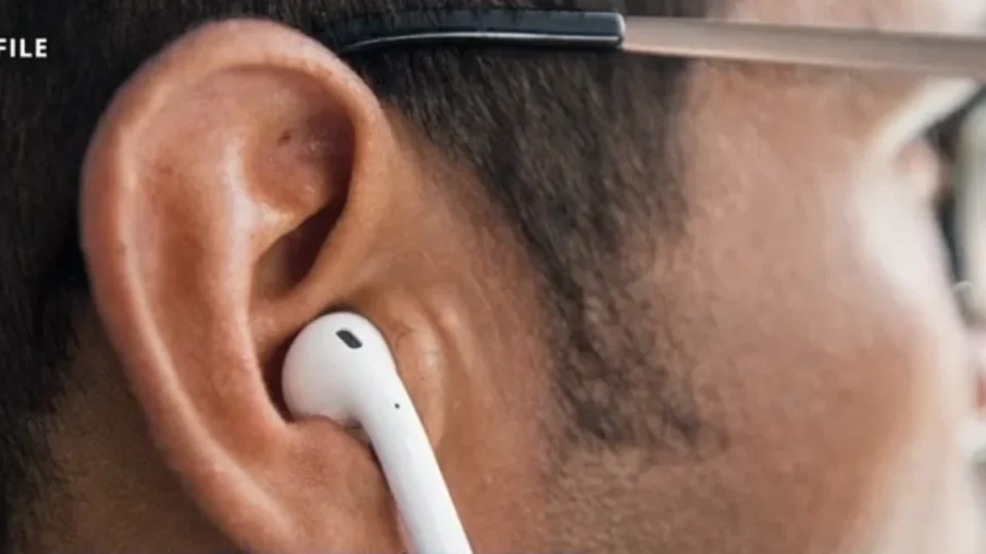 New AirPods to Feature Built-In Cameras: Report