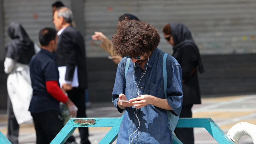 Iranian Regime Reopens Internet but Ramps up Censorship With Help From China