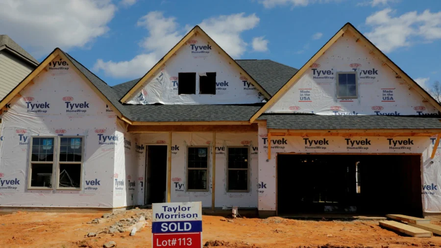 Berkshire Hathaway Acquires Arizona Homebuilder in $6.8 Billion Deal