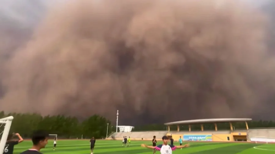 Wall of Dust Engulfs Chinese City