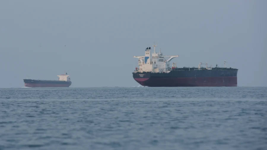 Cargo Ship in Persian Gulf Hit by ‘Unknown Projectile’ as US–Iran Tensions Simmer
