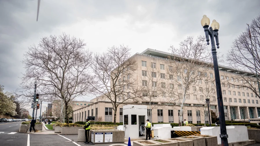 US Revokes Visa of Chinese Journalist