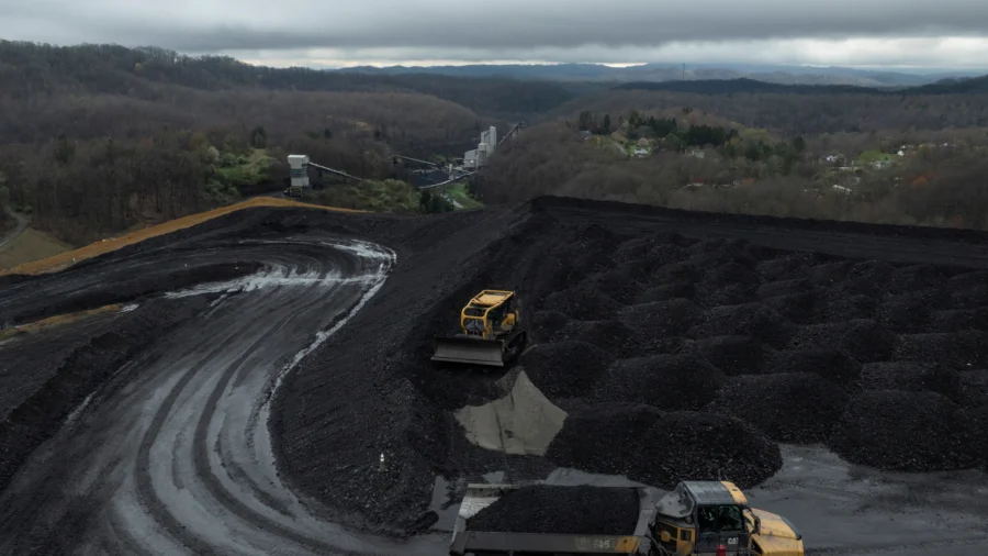 Trump Plans $700 Million in New Coal Support, White House Official Says
