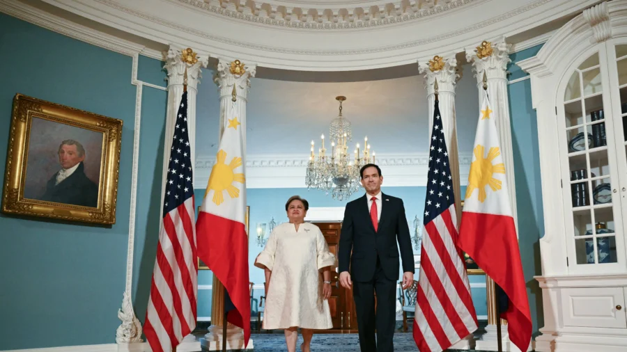 Rubio Meets With Philippine's Secretary of Foreign Affairs 