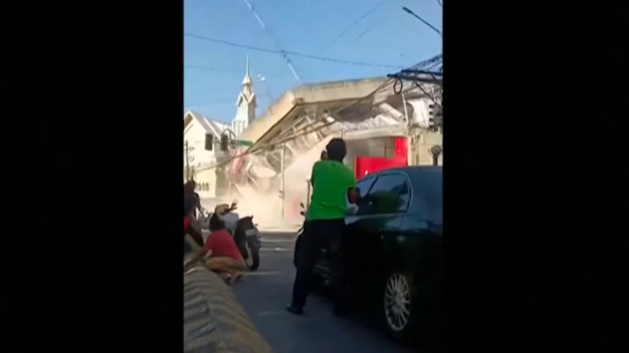 Building in Philippines City Collapses After Magnitude 7.8 Earthquake