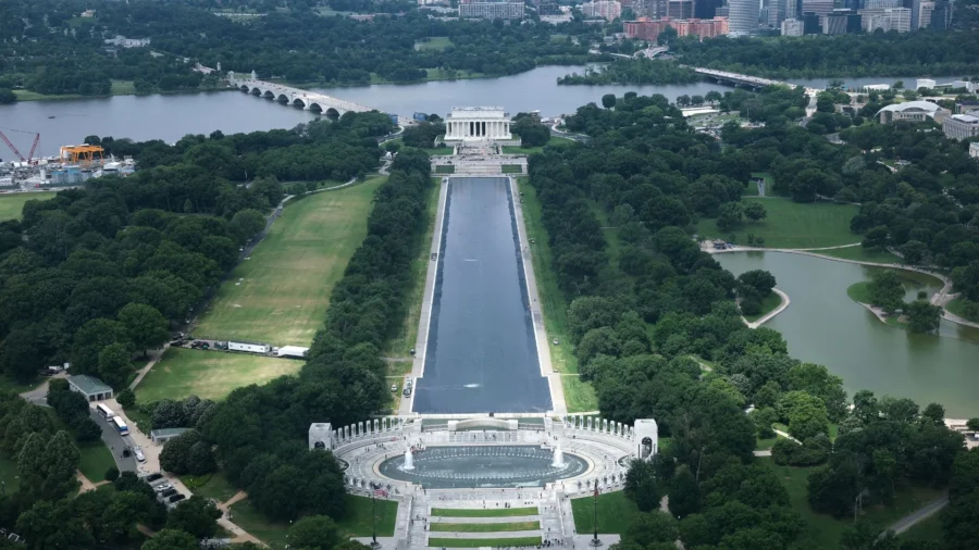 Reflecting Pool Continues to Fill With Water, UFC Construction Blocks White House View