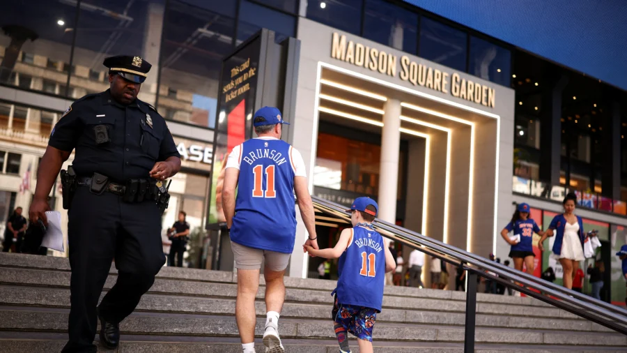 Good Vibes in Manhattan: Knicks Stun Spurs With Historic 29-Point Comeback