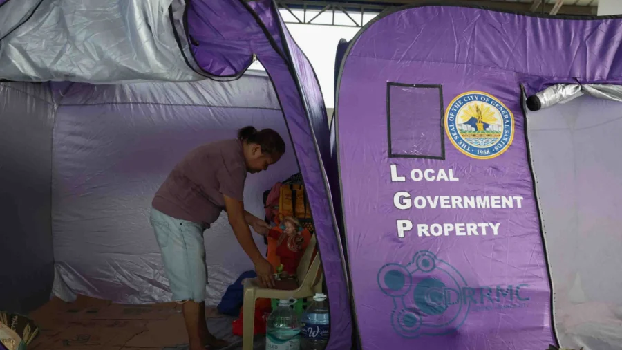 Philippine Town Seeks Immediate Airlift of Food to Ease Hunger in Quake-Hit Villages