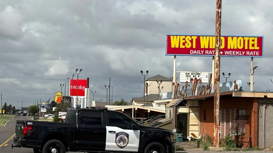 Shooting in Midland, Texas, Kills 1, Injures 10
