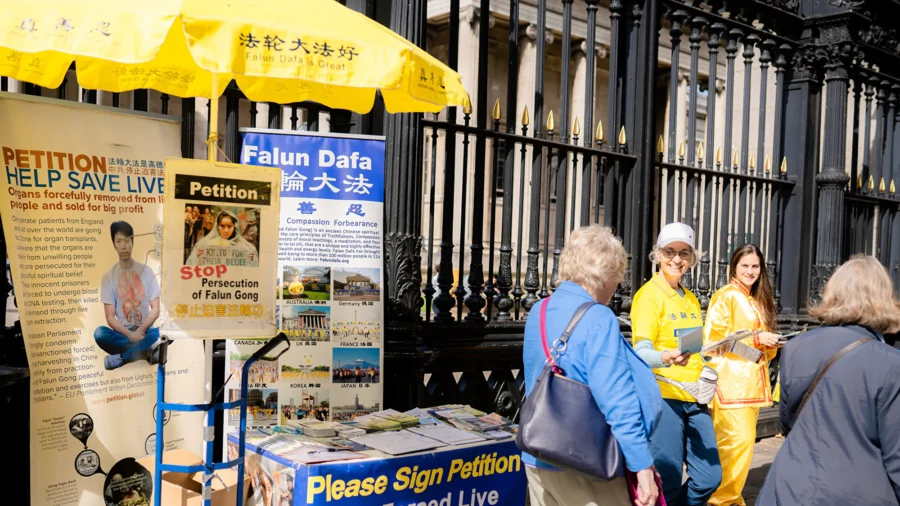 Falun Gong Information Booths Attacked in London
