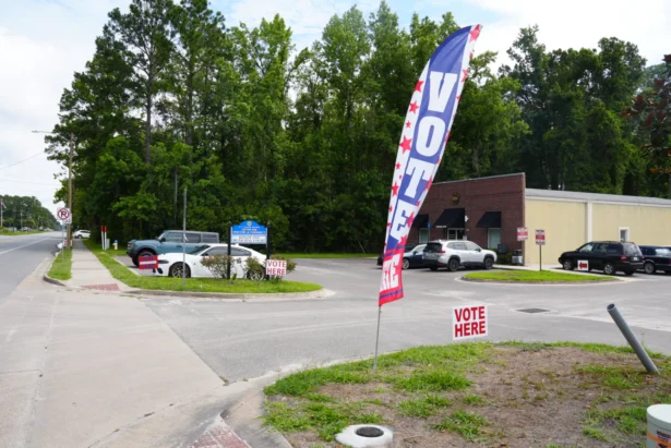 Republicans cast their ballots at the Kingsland Municipal Court precinct in Kingsland, Ga., on June 16, 2026. (Troy Myers/The Epoch Times)