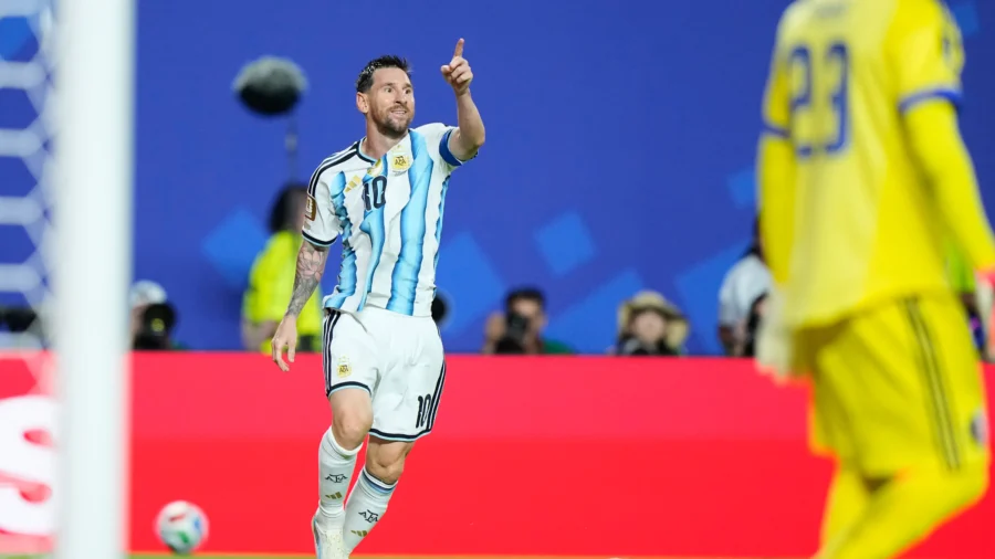 Messi Has His First World Cup Hat Trick as Argentina Beats Algeria 3–0 in Opener