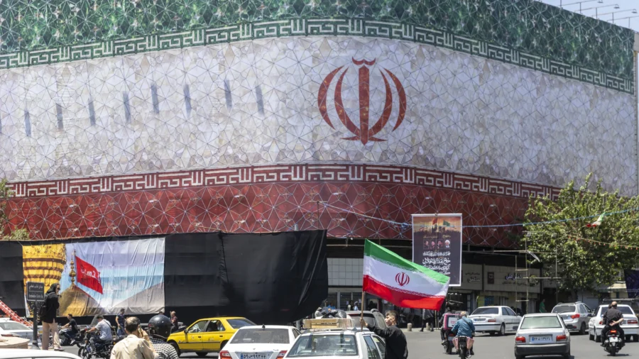 Iran Deal Sparks ‘Fierce Debate’ Inside Iran: Publisher of the Epoch Times Persian Edition