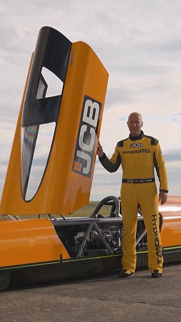 World’s Fastest Man Chases Speed Record in Hydrogen-Powered Car With JCB Digger Engines