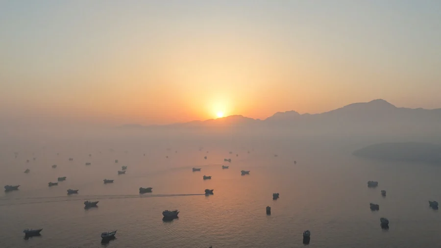 Iran Says It Closed Strait of Hormuz