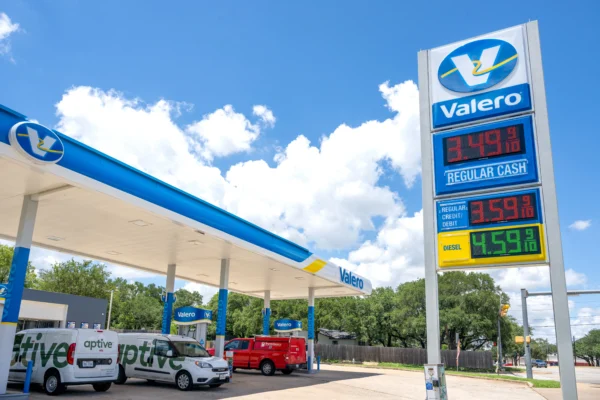 Energy Policy Analyst Says Oil Prices Could Reach Triple Digits in Coming Months; Reserves Running Low