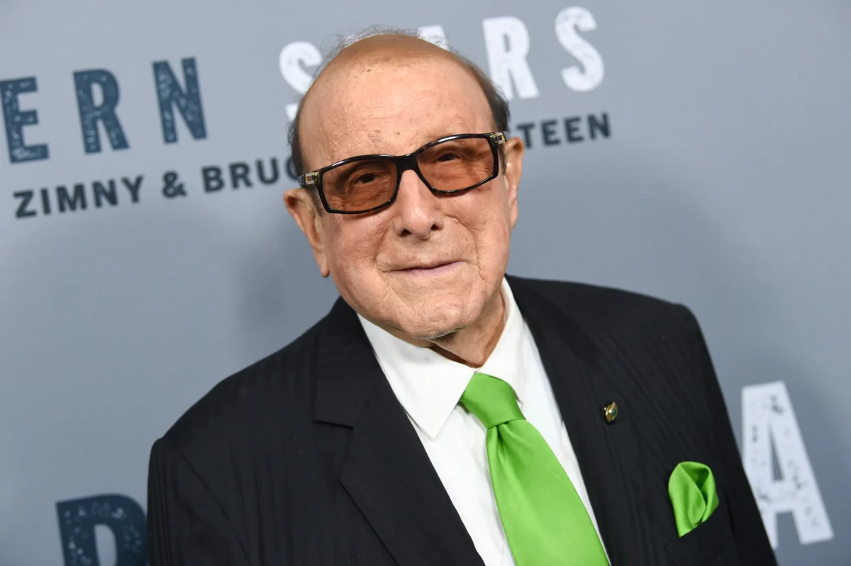 Clive Davis, Powerful Music Industry Starmaker, Dies at 94