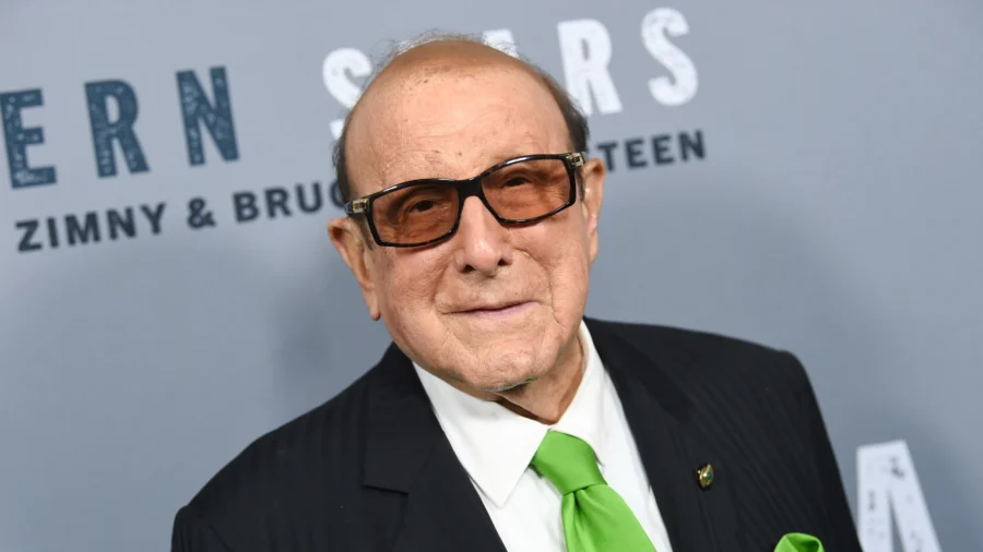 Clive Davis, Powerful Music Industry Starmaker, Dies at 94
