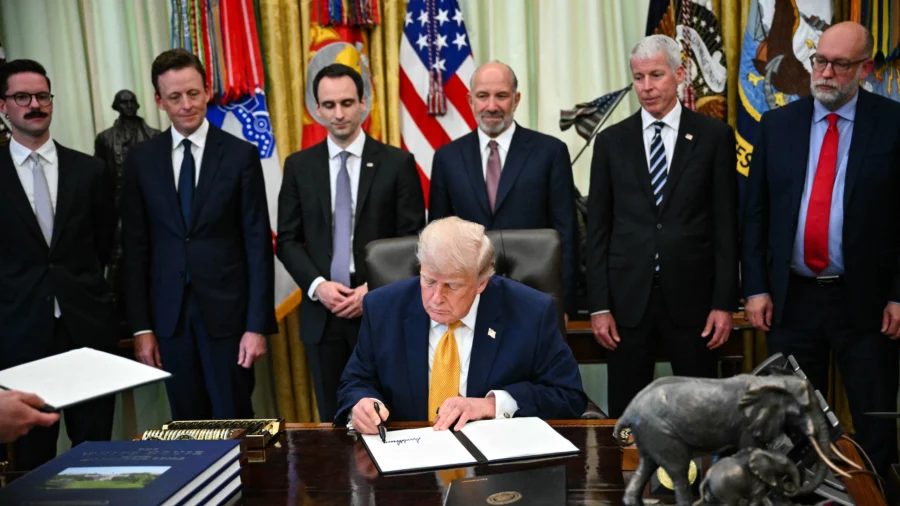 Trump Signs Orders to Boost Development in Quantum Computing