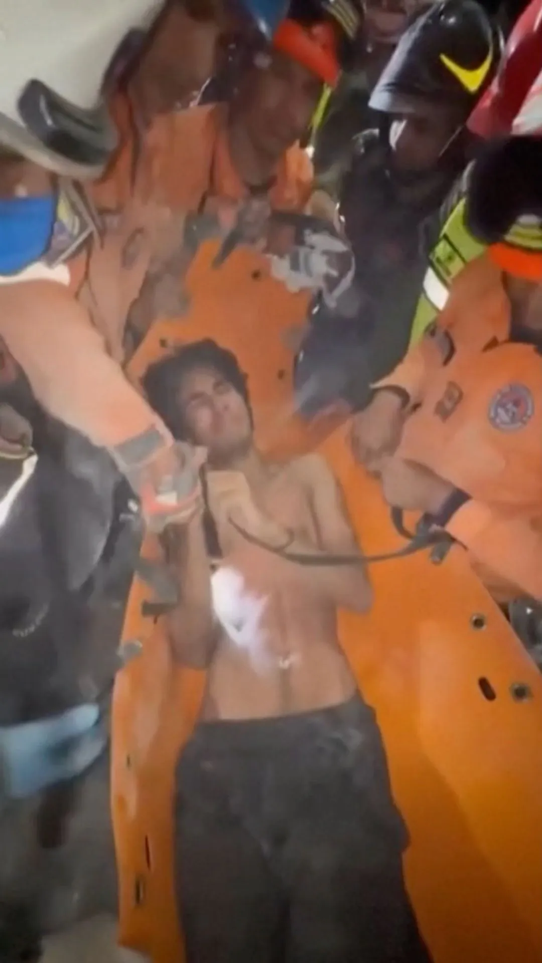 Survivor Pulled Alive From Rubble in La Guaira, Venezuela
