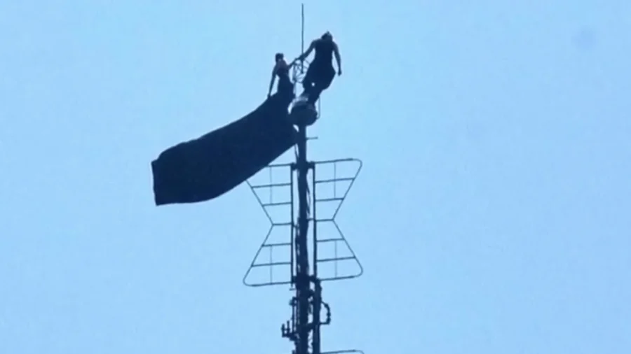 New Yorkers React to Duo Arrested After Climbing Empire State Building Antenna