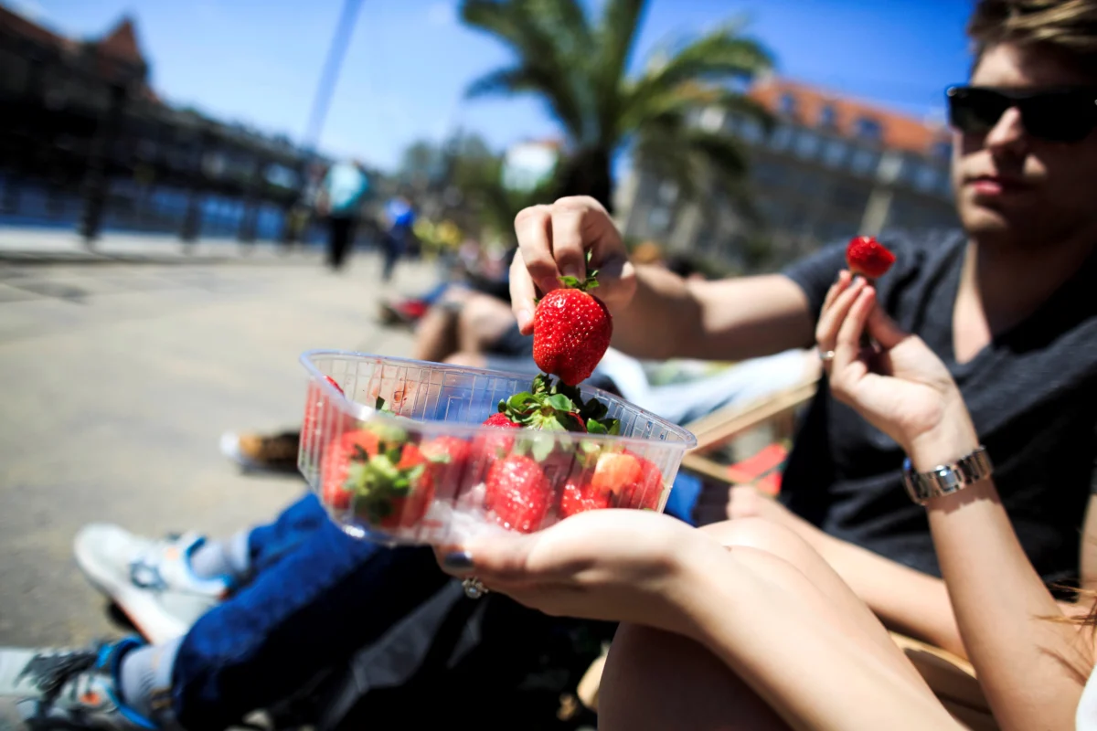 Prioritize Fresh Fruits, Vegetables to Replenish Electrolytes in the Heat: Expert