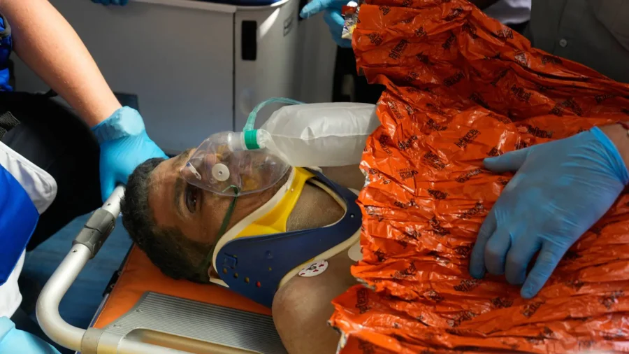 Venezuelan Man Pulled Alive From Rubble in ‘Miraculous’ Rescue 8 Days After Twin Quakes