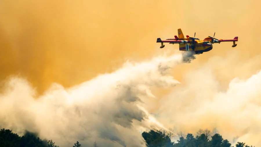 Wildfire Southwest of Denver Forces Thousands to Evacuate and Destroys More Than 160 Structures