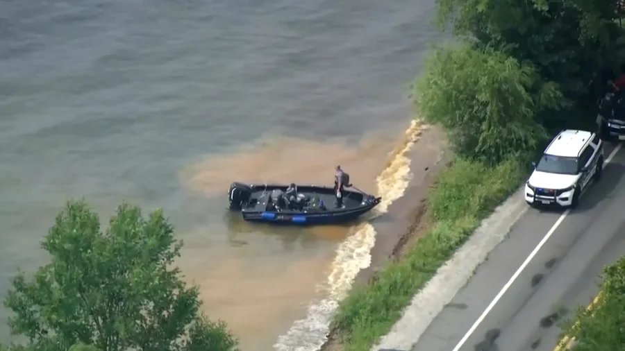 3 Dead and Others Rescued After Boat Capsizes on Wisconsin Lake Amid Storms
